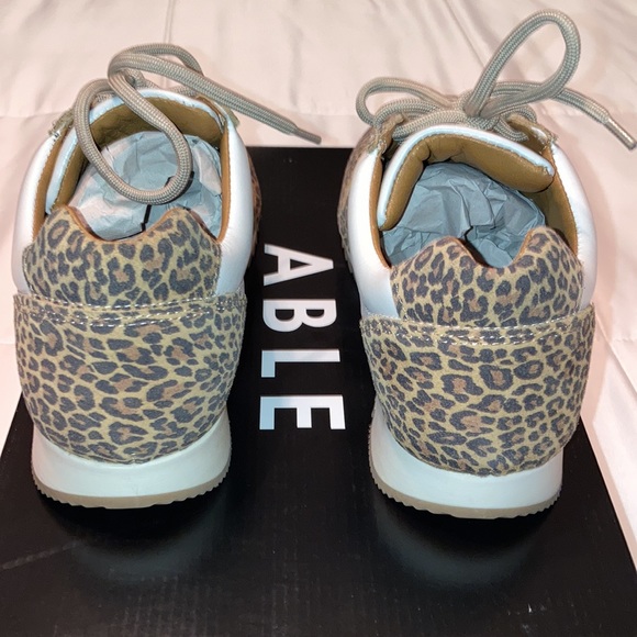 Able Annie Sneaker 6.5 white leather & tan leopard print suede LIKE NEW IN BOX - Picture 8 of 10